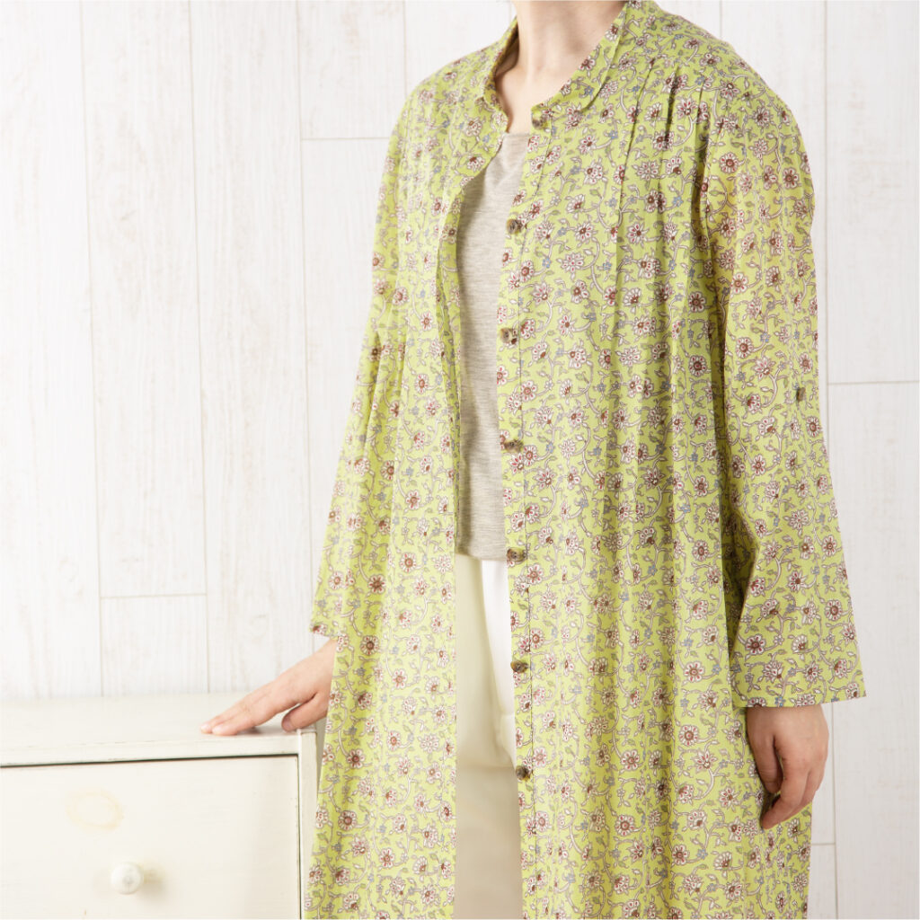 小襟スタンドカラーロールアップブラウス　プルハンプール