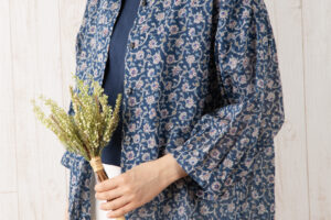 丸襟シャツカラー七分袖ショートブラウス　プルハンプール