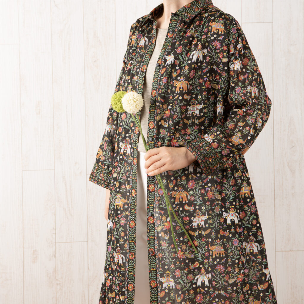 シャツ衿ヨーク切替ギャザーチュニック　バローダ