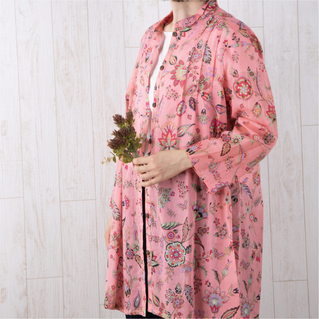 小襟付スタンドタックブラウス　ローマ更紗