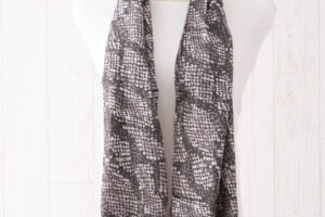 ガーゼチーフ　パイソン　ブラック