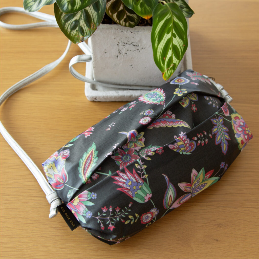 エアリータックポシェット ローマ更紗