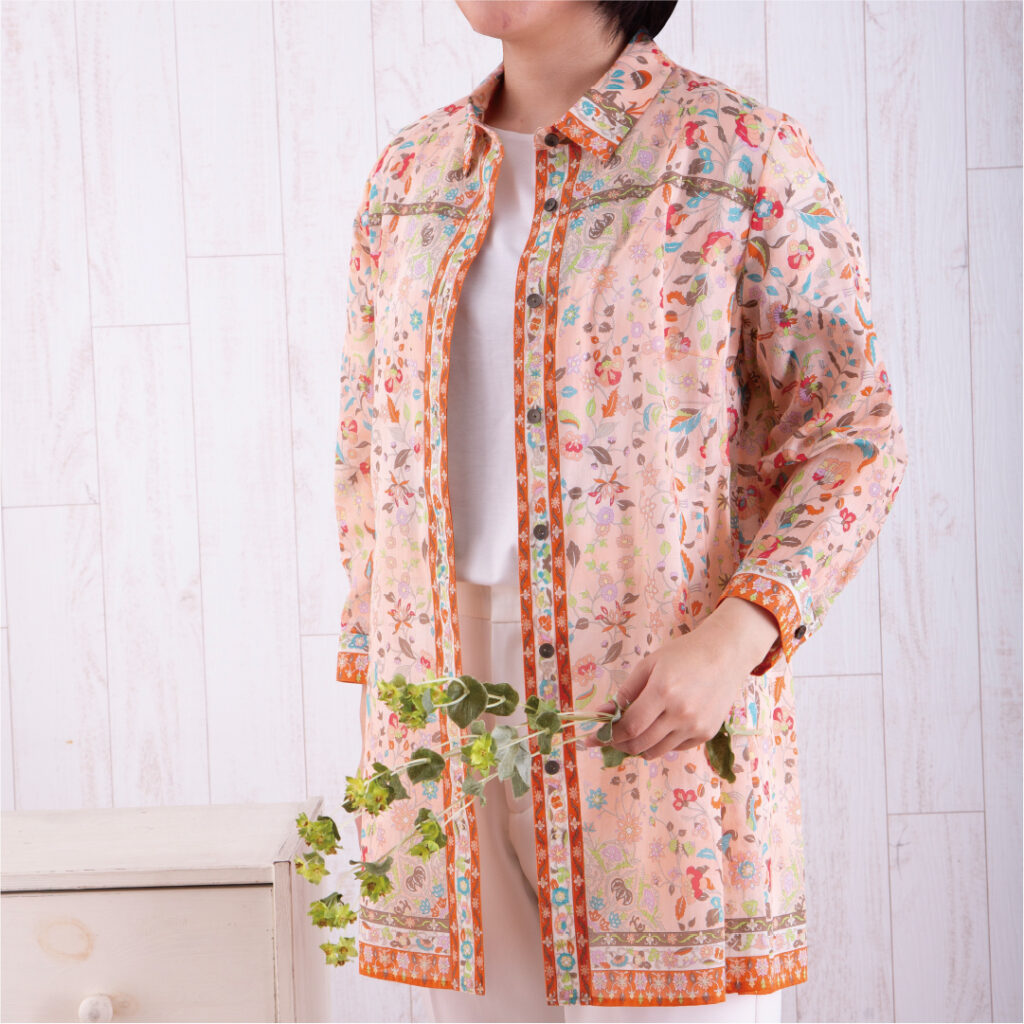 プリンセスラインリボン付きブラウス　カラハスティ