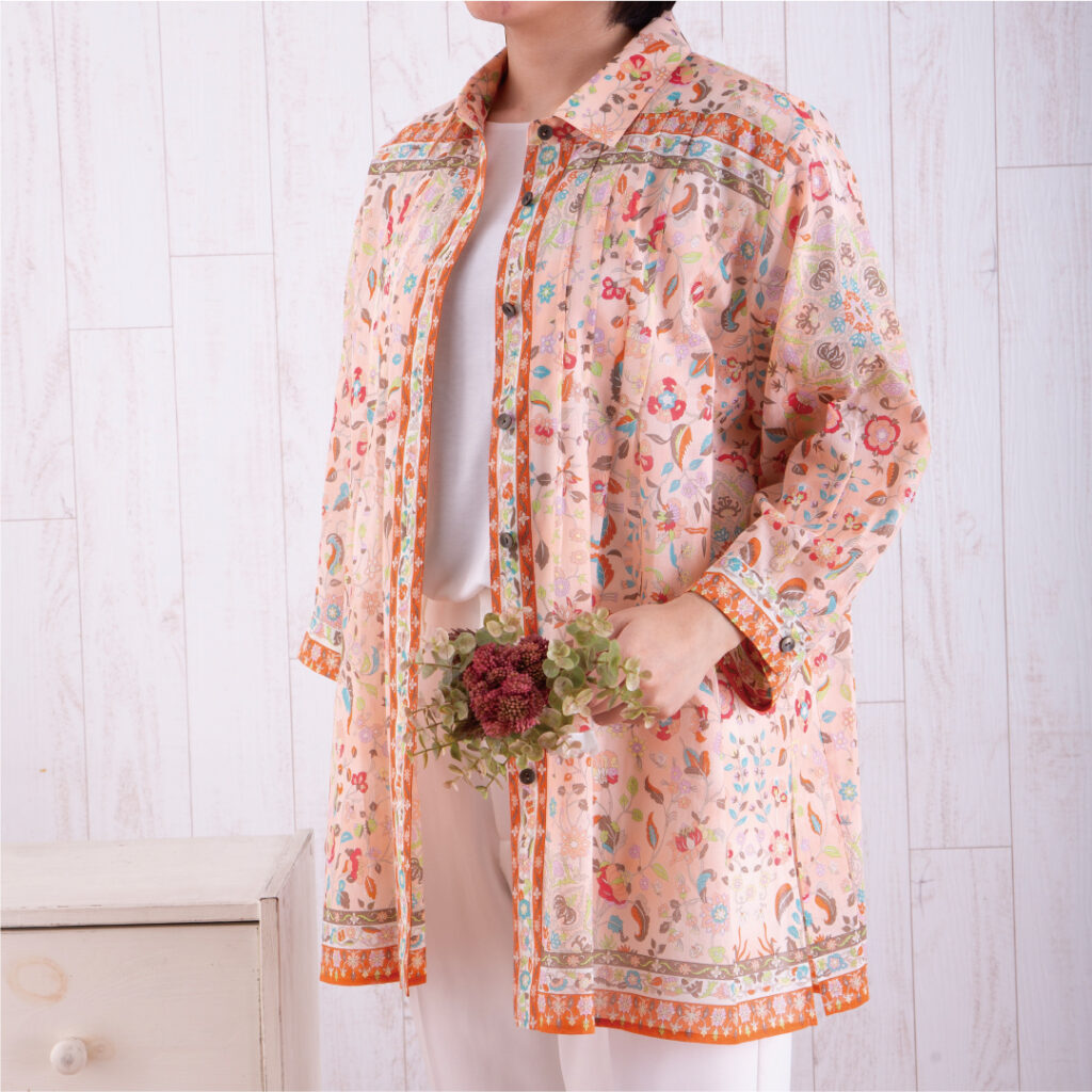 プリンセスラインリボン付きブラウス　カラハスティ（大きいサイズ）