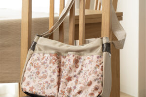 ダブルポケットショルダーバック　ローマセルヴァテｲｶ